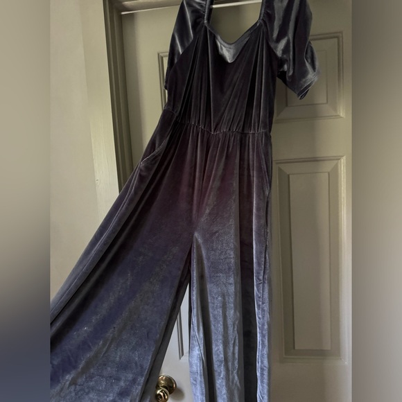 Girls stretch velvet jumpsuit - Picture 4 of 5